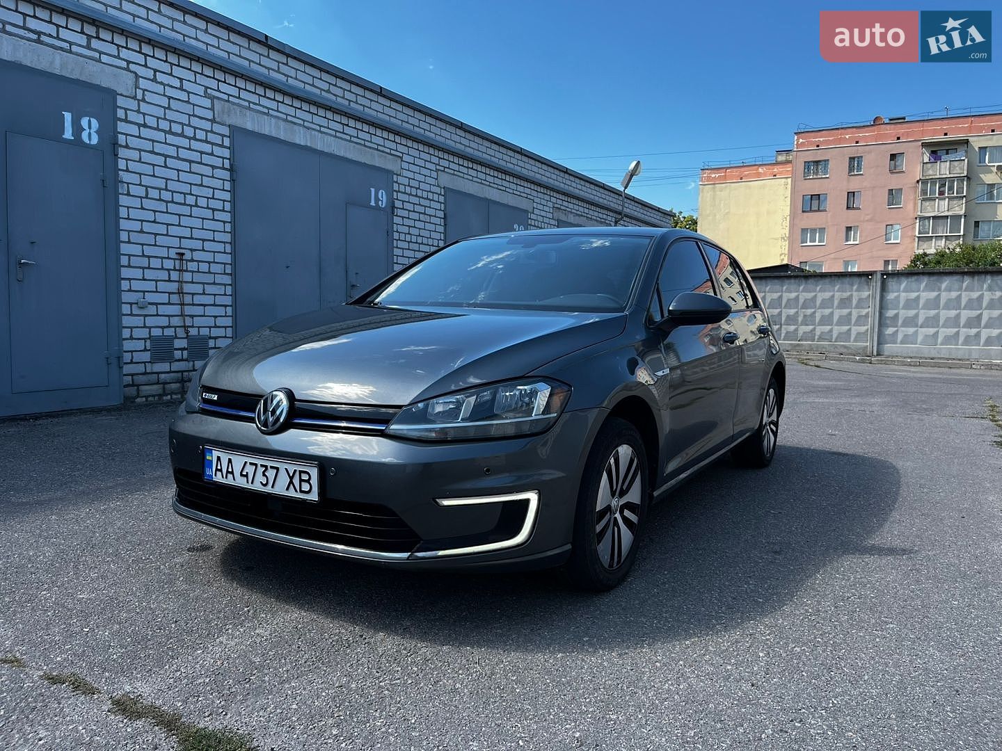 Volkswagen e-Golf 2018 VIN WVWKR7AU4KW903213 фото оголошення 2 з 10