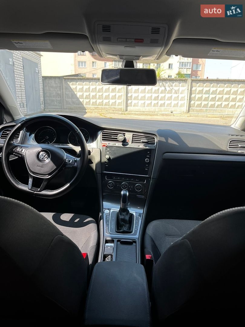 Volkswagen e-Golf 2018 VIN WVWKR7AU4KW903213 фото оголошення 8 з 10