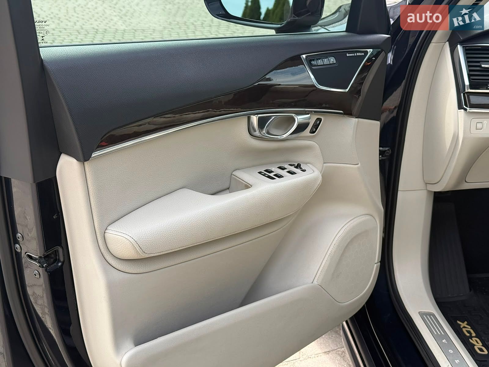 Volvo XC90 2016 VIN YV4A22PKXG1071693 фото оголошення 14 з 27