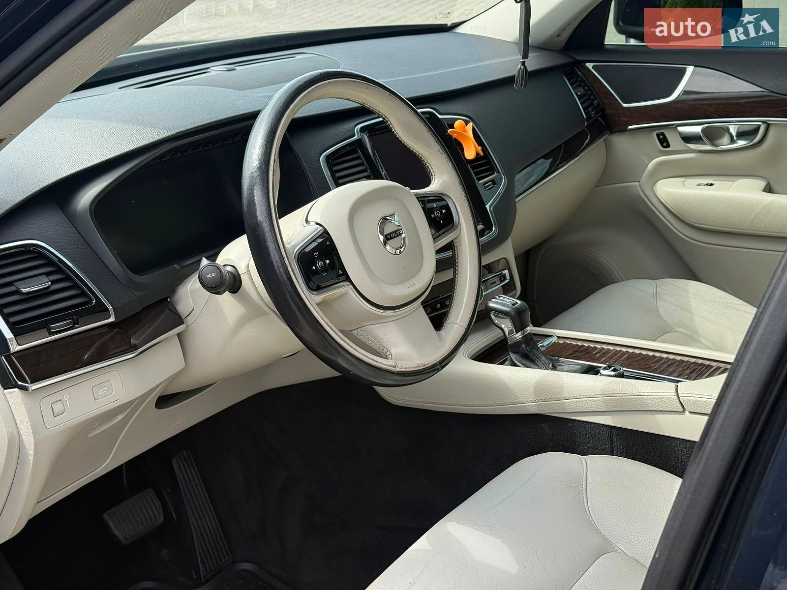 Volvo XC90 2016 VIN YV4A22PKXG1071693 фото оголошення 15 з 27