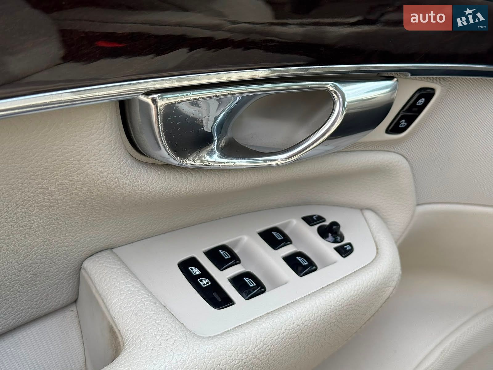 Volvo XC90 2016 VIN YV4A22PKXG1071693 фото оголошення 16 з 27