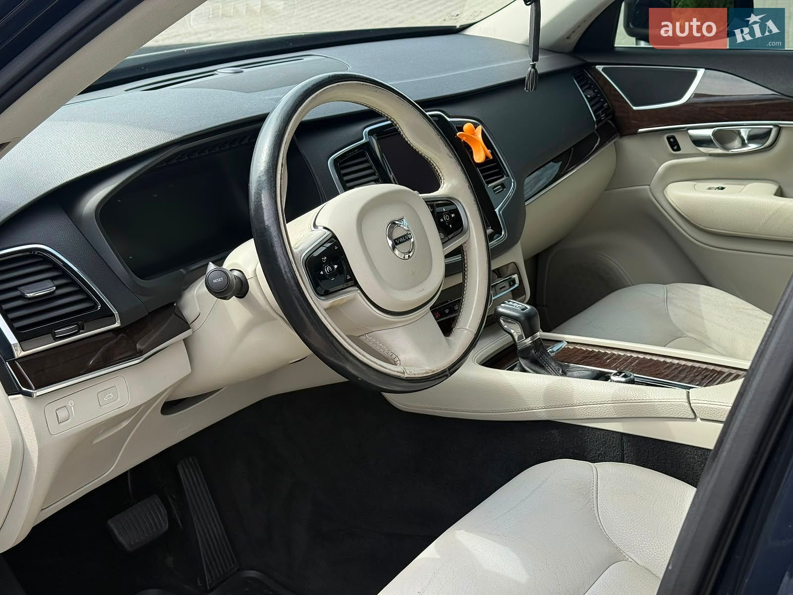 Volvo XC90 2016 VIN YV4A22PKXG1071693 фото оголошення 17 з 27