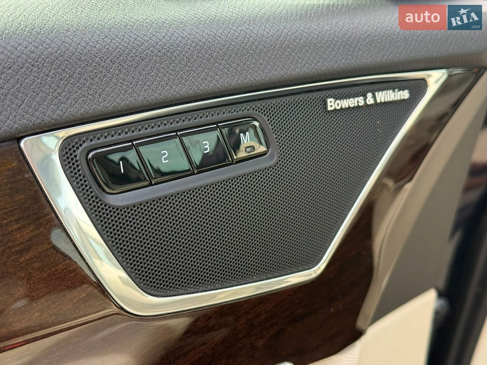 Volvo XC90 2016 VIN YV4A22PKXG1071693 фото оголошення 18 з 27