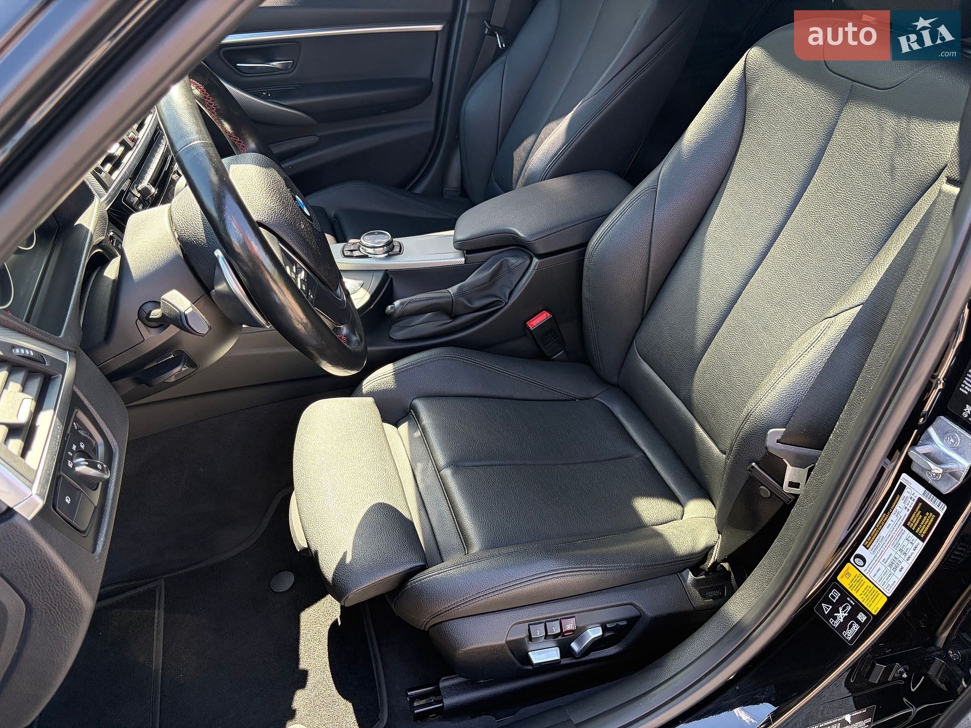BMW 3 Series 2018 VIN WBA8D9C54JEM31381 фото оголошення 28 з 39