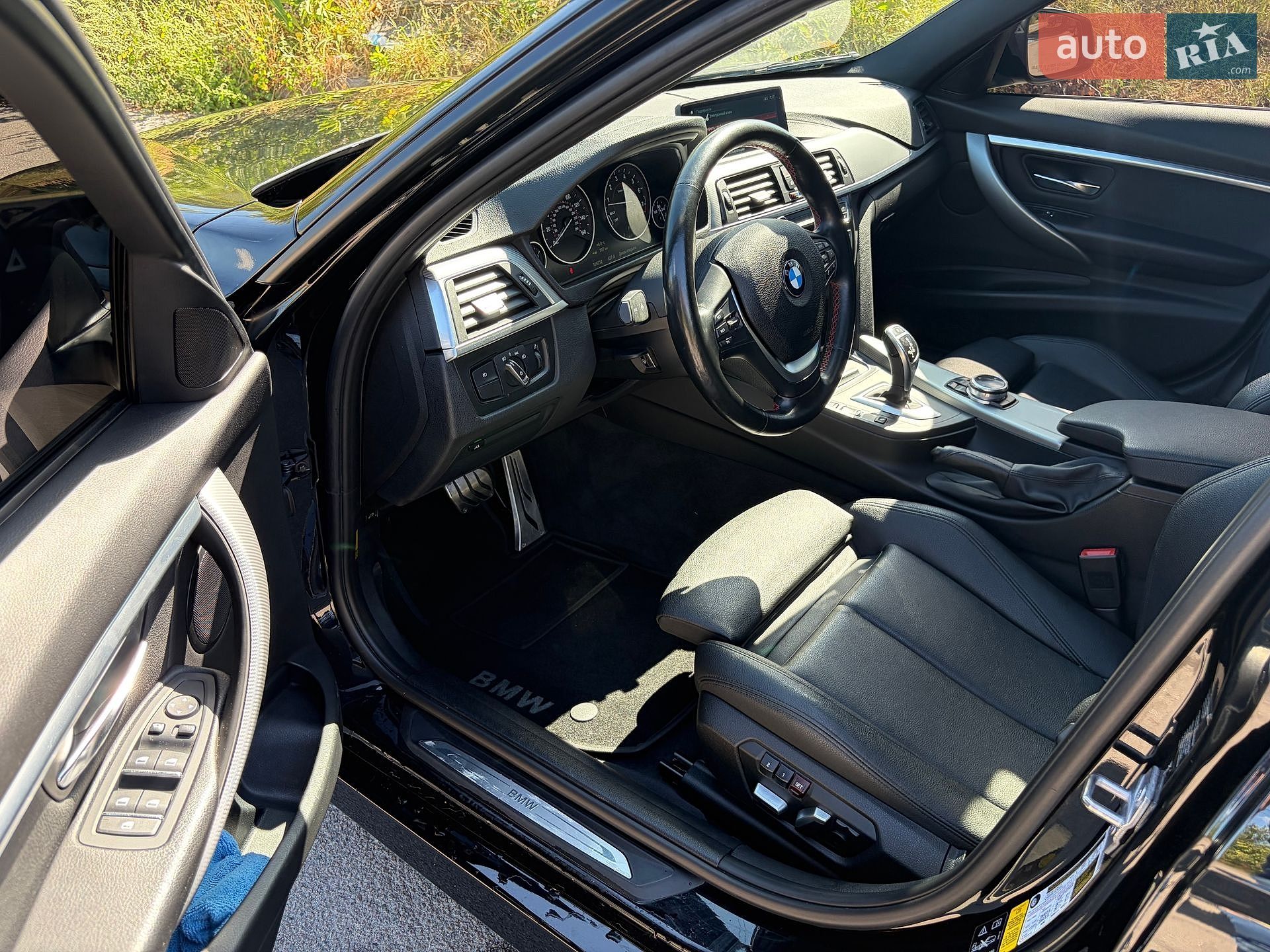 BMW 3 Series 2018 VIN WBA8D9C54JEM31381 фото оголошення 34 з 39