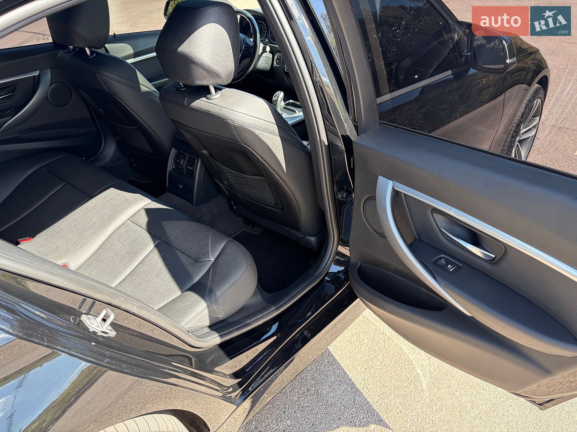 BMW 3 Series 2018 VIN WBA8D9C54JEM31381 фото оголошення 37 з 39