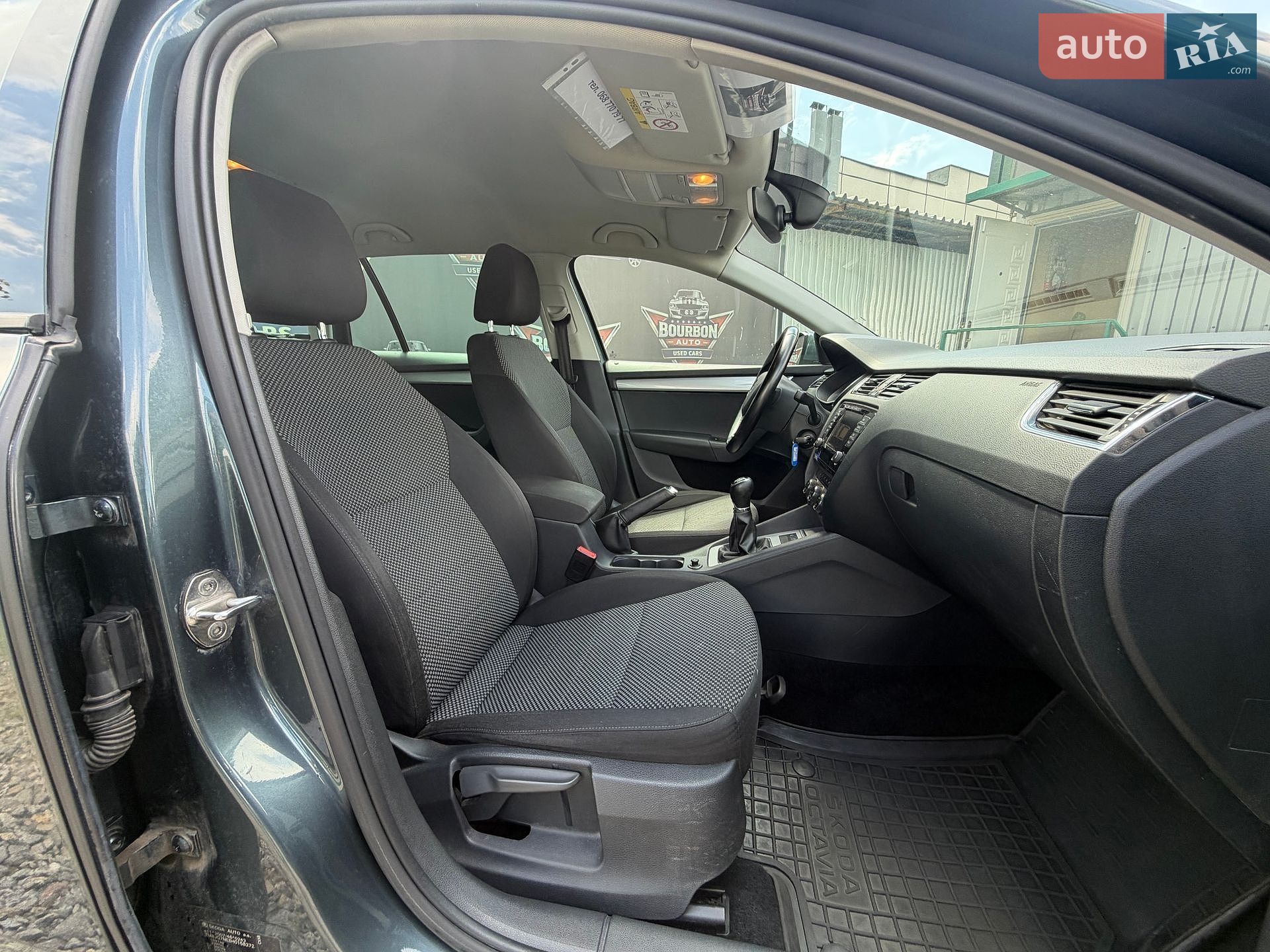 Skoda Octavia 2017 VIN TMBJG7NE8H0158272 фото оголошення 34 з 49