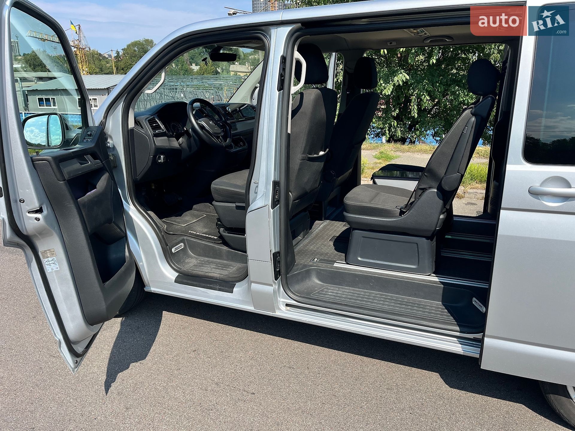 Volkswagen Multivan 2015 VIN WV2ZZZ7HZGH040486 фото оголошення 12 з 43
