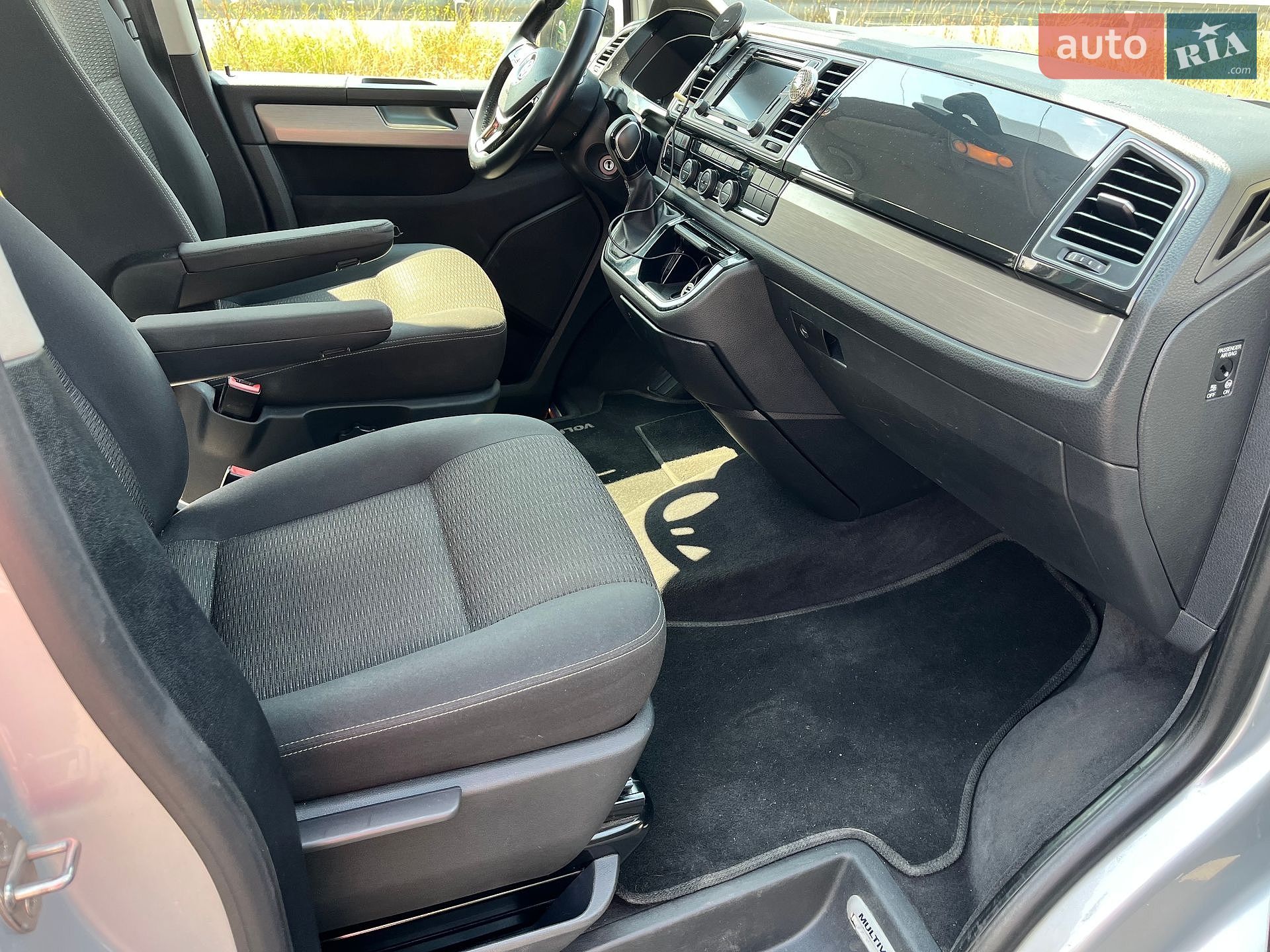Volkswagen Multivan 2015 VIN WV2ZZZ7HZGH040486 фото оголошення 27 з 43