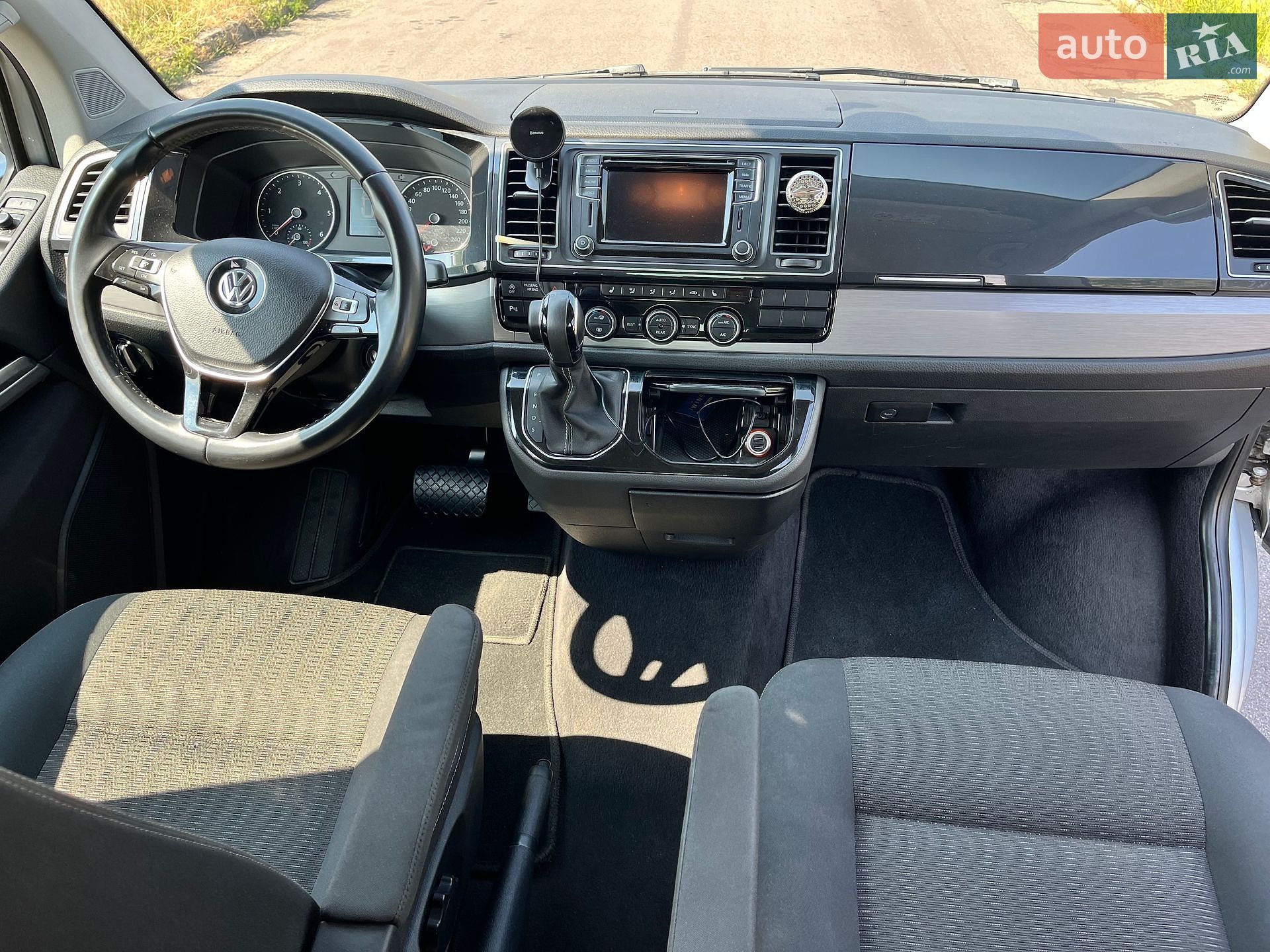Volkswagen Multivan 2015 VIN WV2ZZZ7HZGH040486 фото оголошення 31 з 43