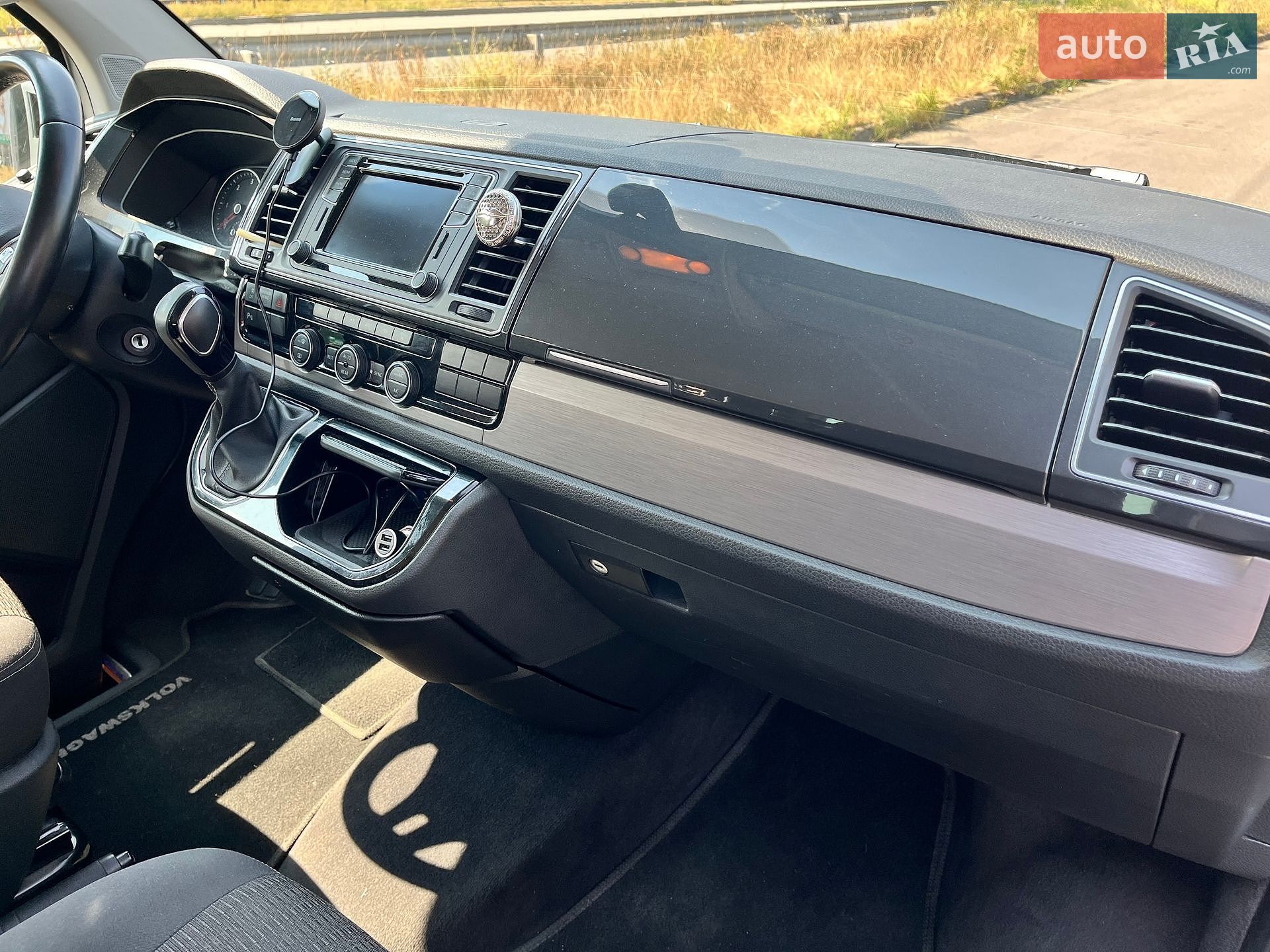Volkswagen Multivan 2015 VIN WV2ZZZ7HZGH040486 фото оголошення 29 з 43