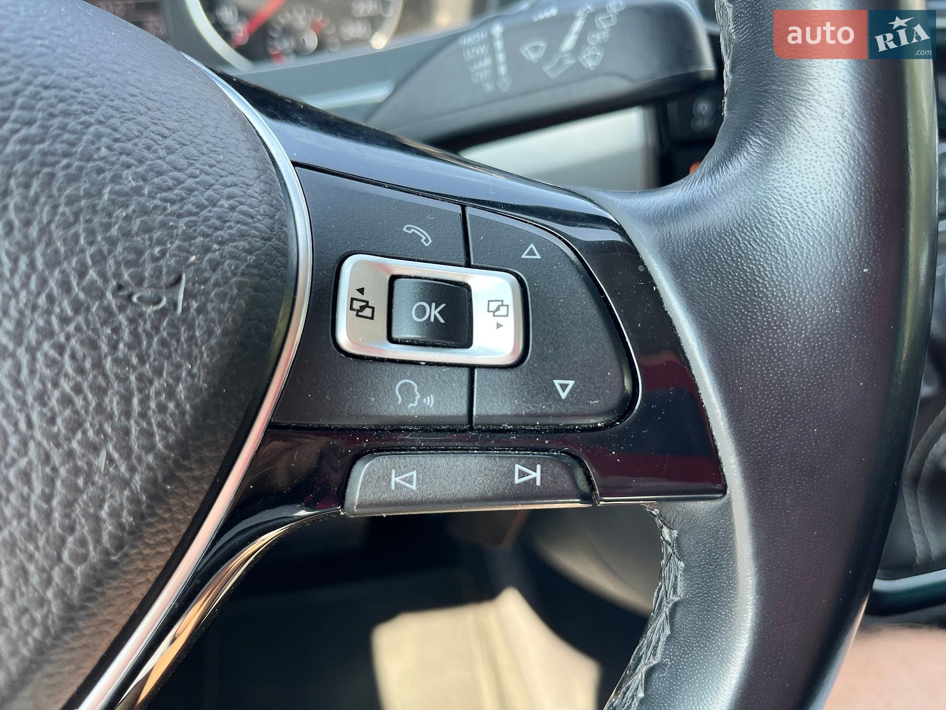 Volkswagen Multivan 2015 VIN WV2ZZZ7HZGH040486 фото оголошення 38 з 43