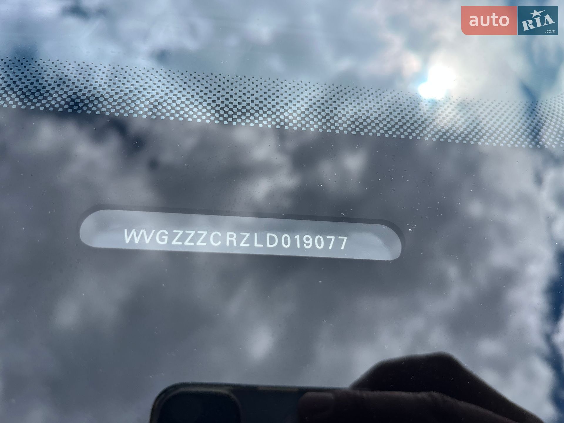 Volkswagen Touareg 2019 VIN WVGZZZCRZLD019077 фото оголошення 38 з 38