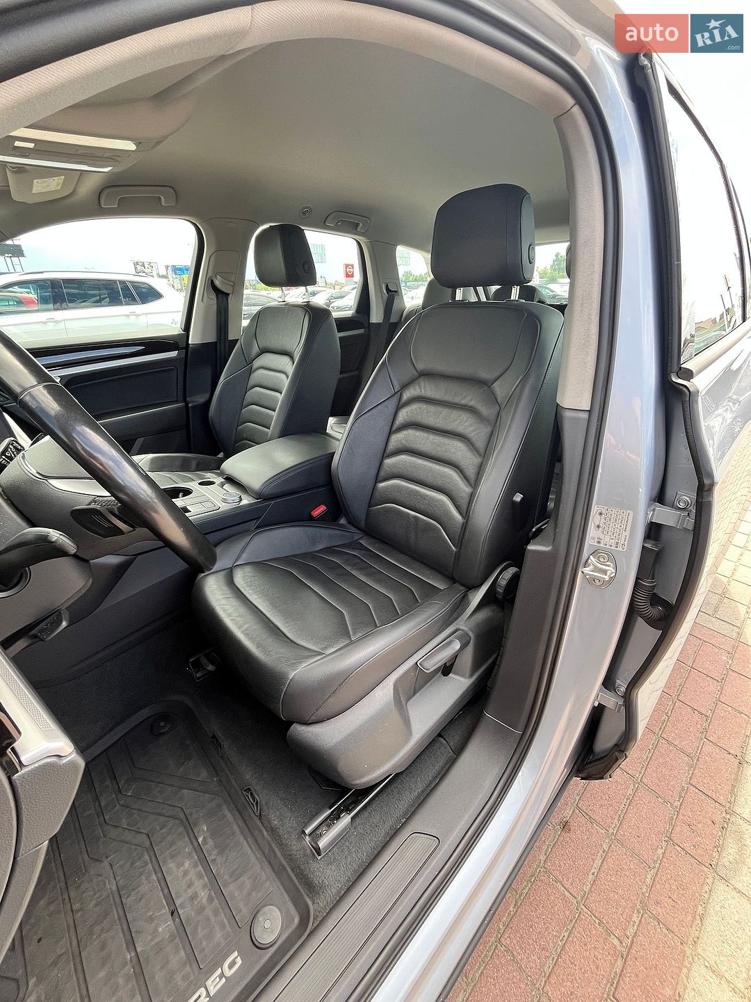 Volkswagen Touareg 2019 VIN WVGZZZCRZLD019077 фото оголошення 18 з 38