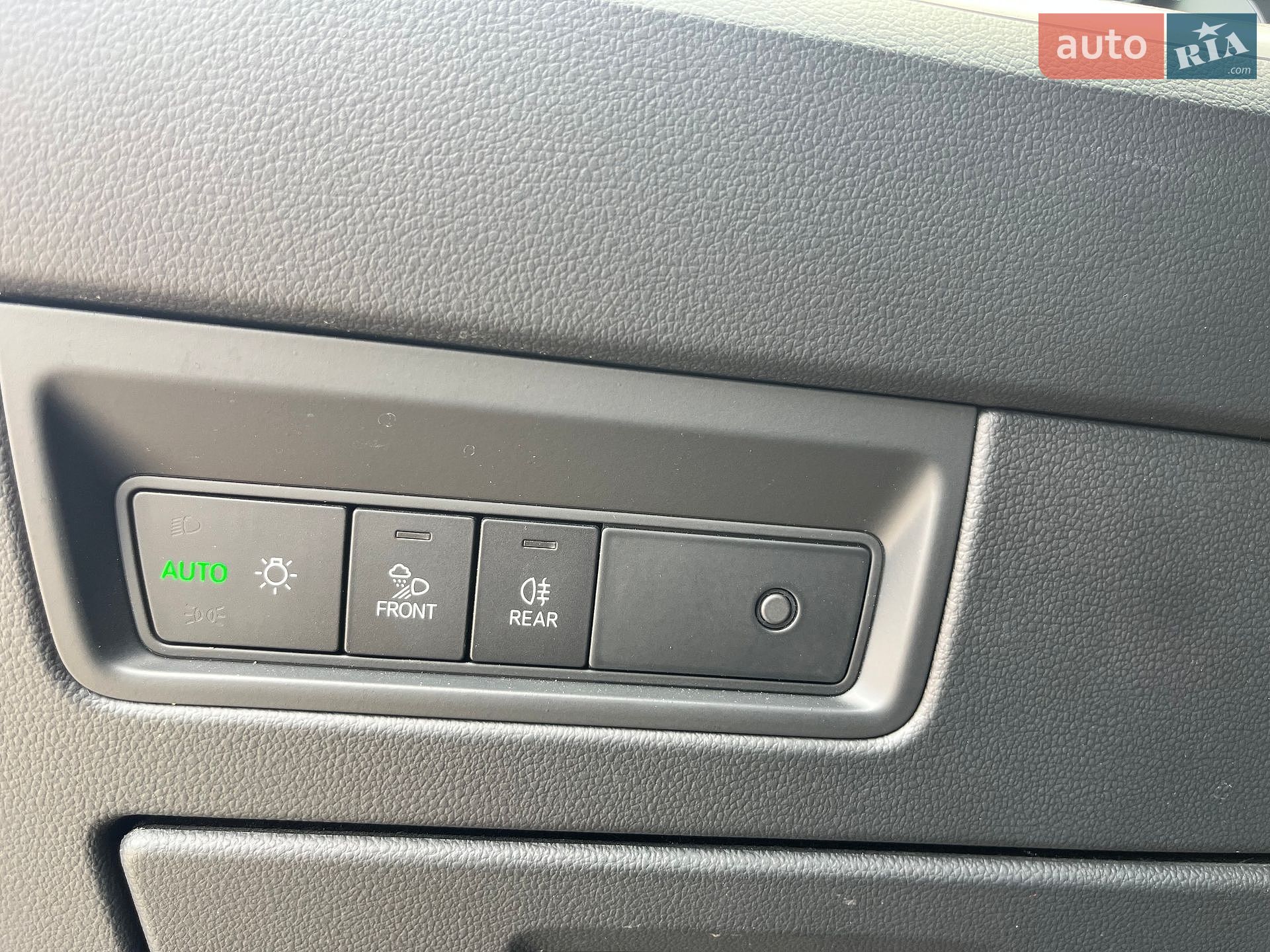 Volkswagen Touareg 2019 VIN WVGZZZCRZLD019077 фото оголошення 19 з 38