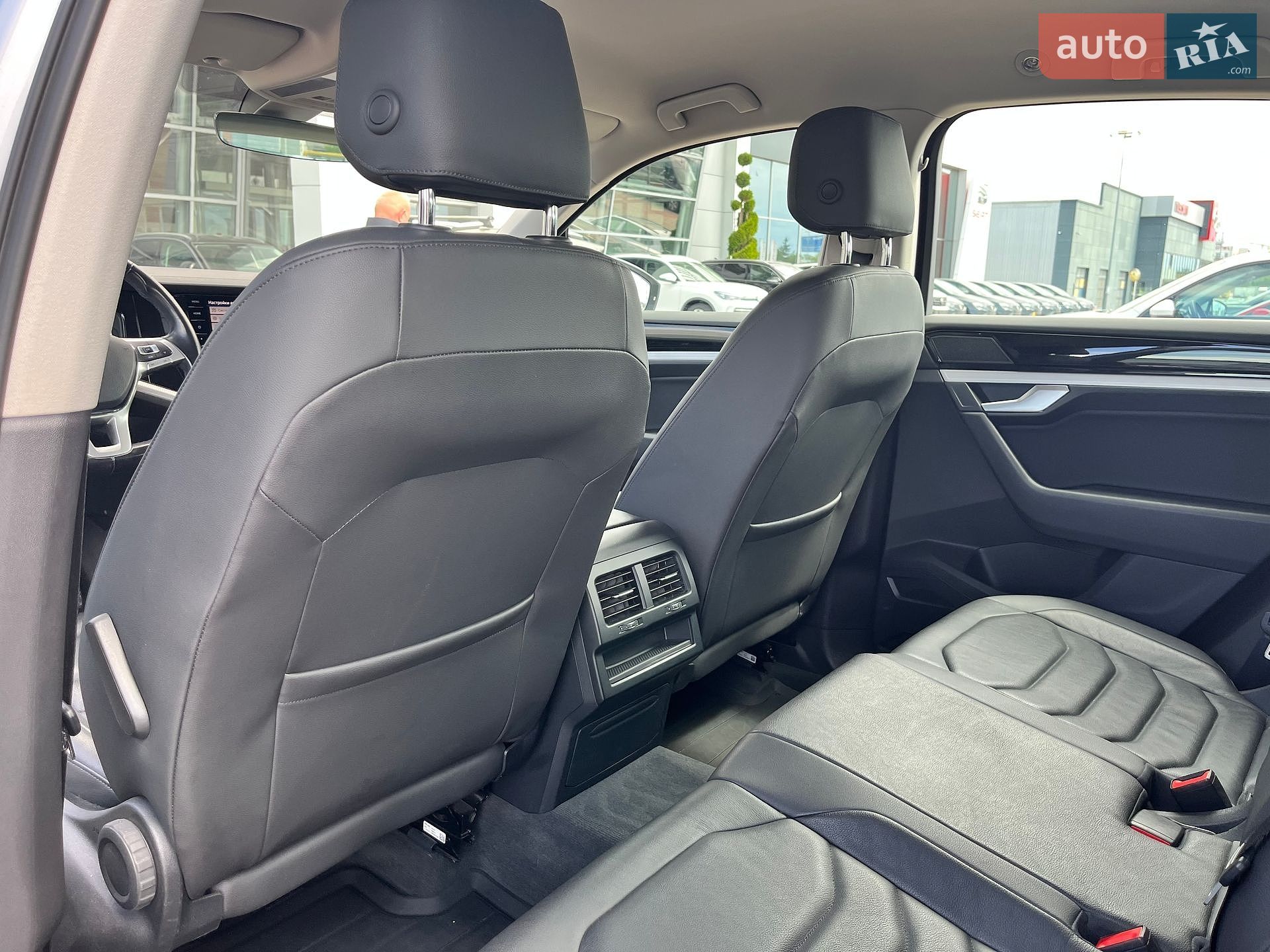 Volkswagen Touareg 2019 VIN WVGZZZCRZLD019077 фото оголошення 31 з 38