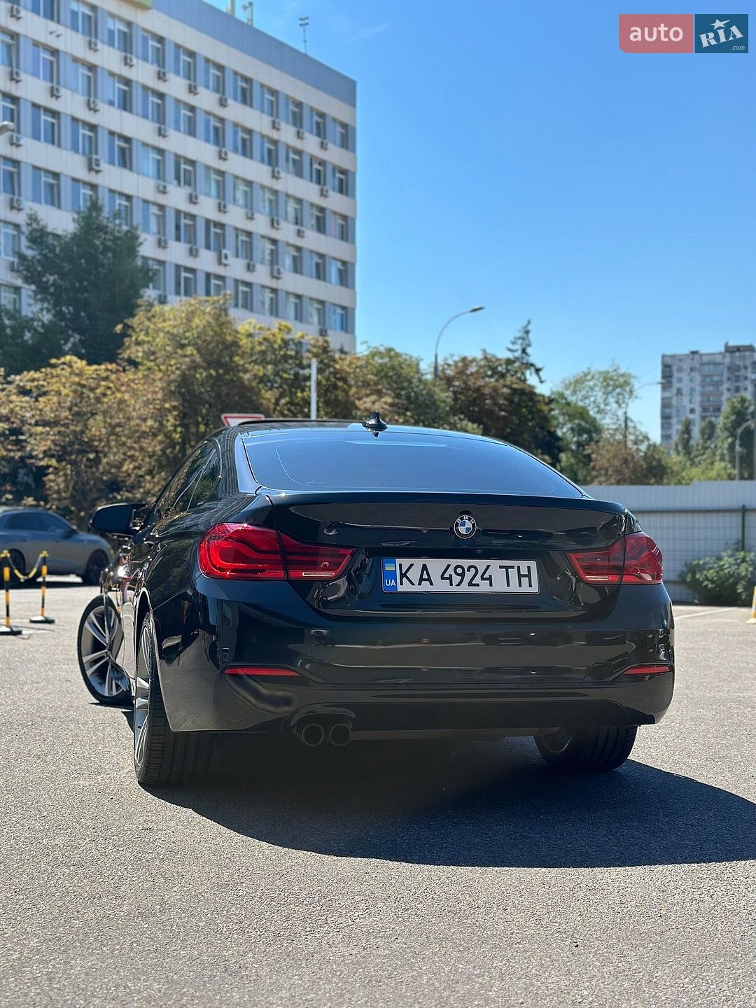 BMW 4 Series 2018 VIN WBA4J3C50KBL08538 фото оголошення 3 з 29