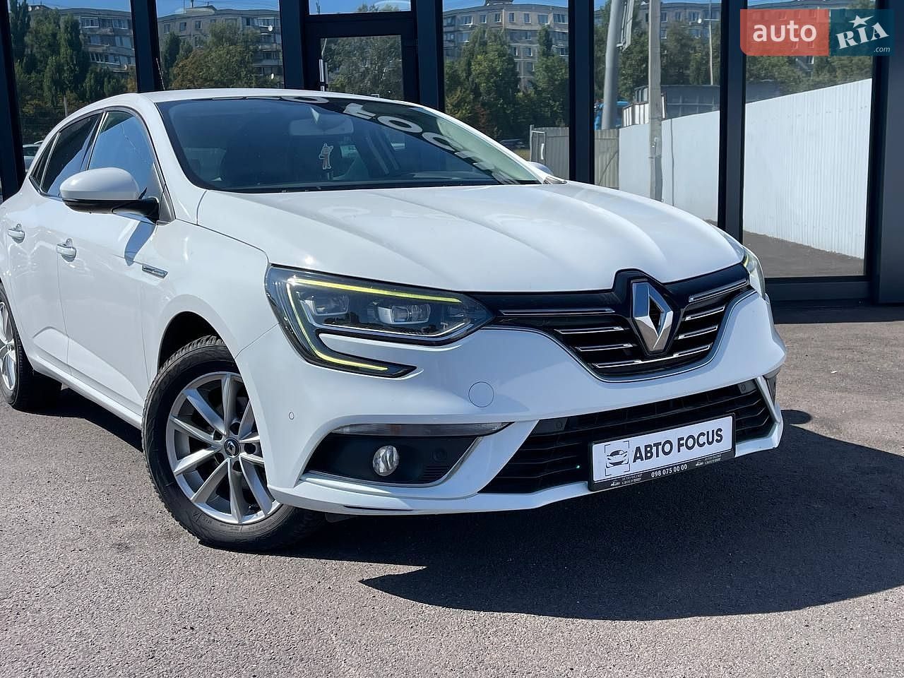 Renault Megane 2017 VIN VF1RFB00X58651077 фото оголошення 2 з 24