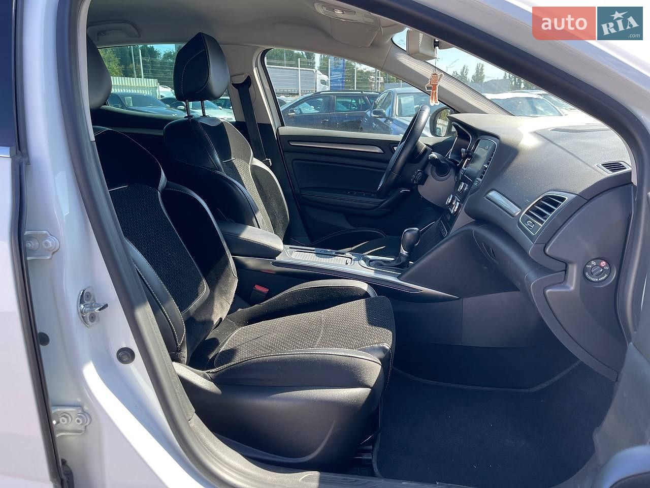 Renault Megane 2017 VIN VF1RFB00X58651077 фото оголошення 12 з 24