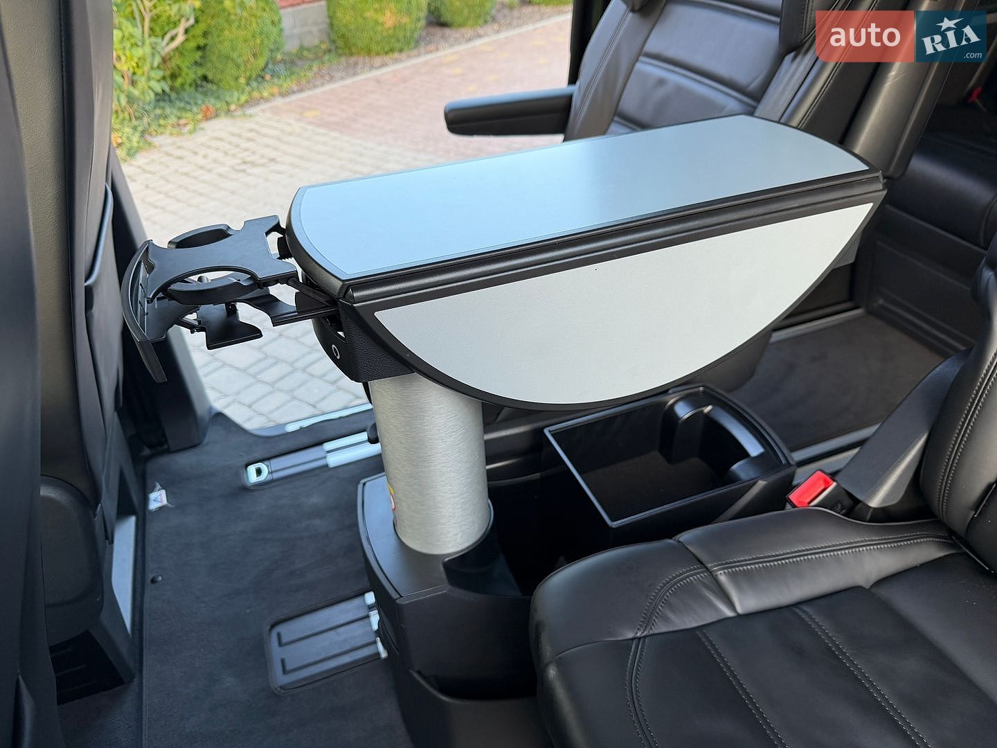 Volkswagen Multivan 2018 VIN WV2ZZZ7HZJH130830 фото оголошення 34 з 130
