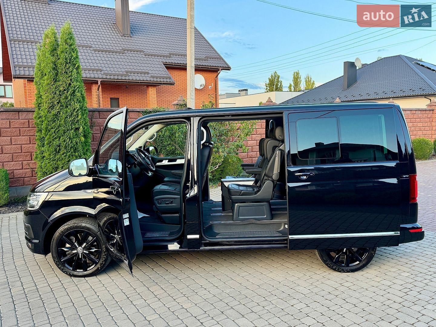 Volkswagen Multivan 2018 VIN WV2ZZZ7HZJH130830 фото оголошення 14 з 130
