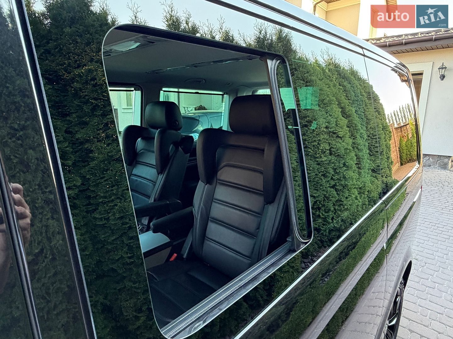 Volkswagen Multivan 2018 VIN WV2ZZZ7HZJH130830 фото оголошення 18 з 130