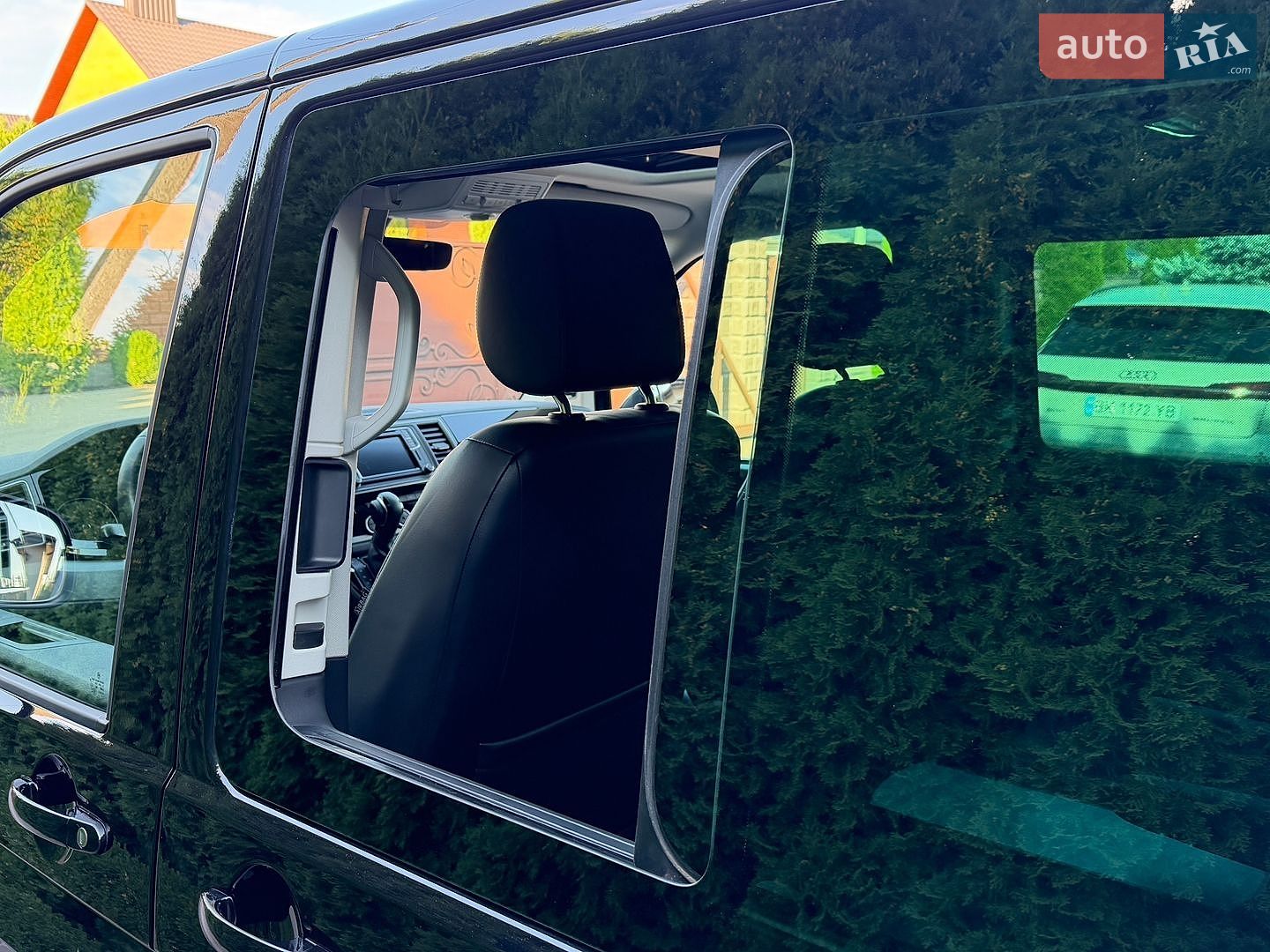 Volkswagen Multivan 2018 VIN WV2ZZZ7HZJH130830 фото оголошення 66 з 130