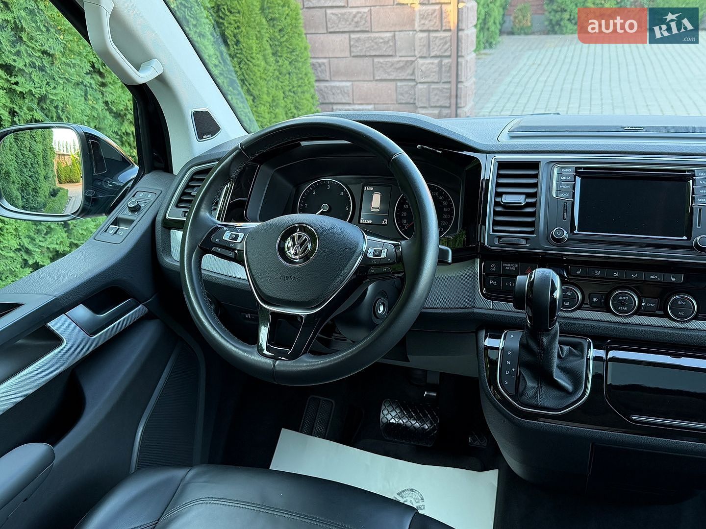Volkswagen Multivan 2018 VIN WV2ZZZ7HZJH130830 фото оголошення 73 з 130