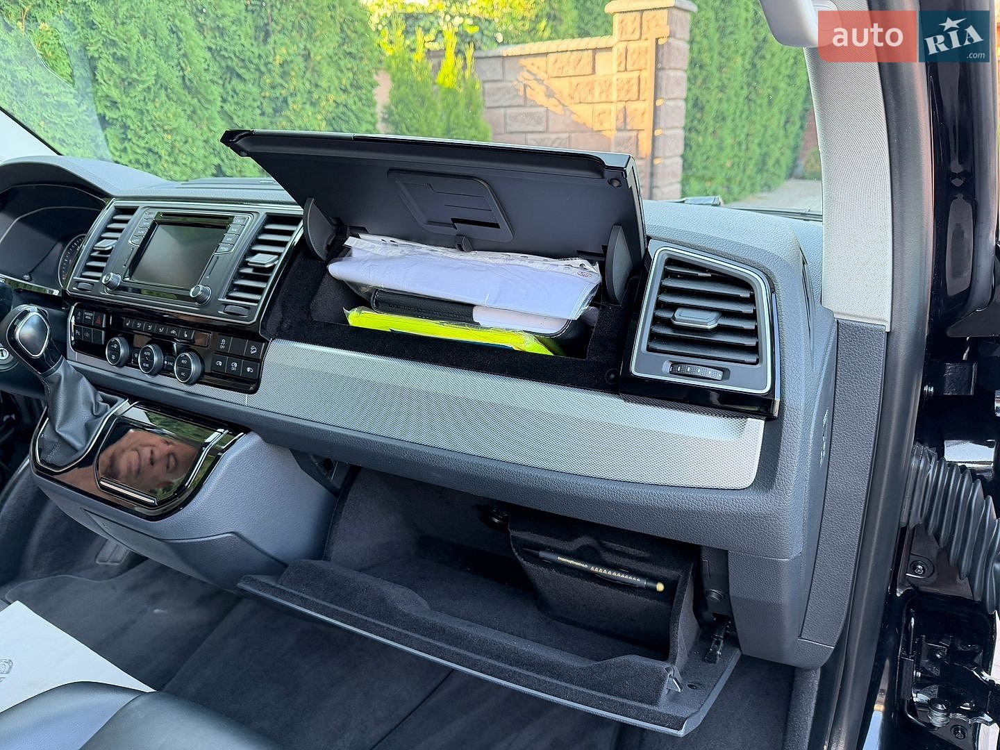 Volkswagen Multivan 2018 VIN WV2ZZZ7HZJH130830 фото оголошення 78 з 130