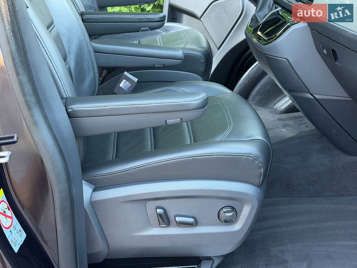 Volkswagen Multivan 2018 VIN WV2ZZZ7HZJH130830 фото оголошення 92 з 130