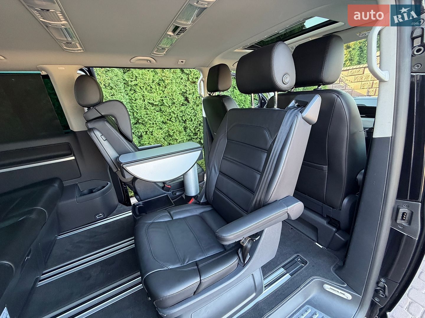 Volkswagen Multivan 2018 VIN WV2ZZZ7HZJH130830 фото оголошення 97 з 130