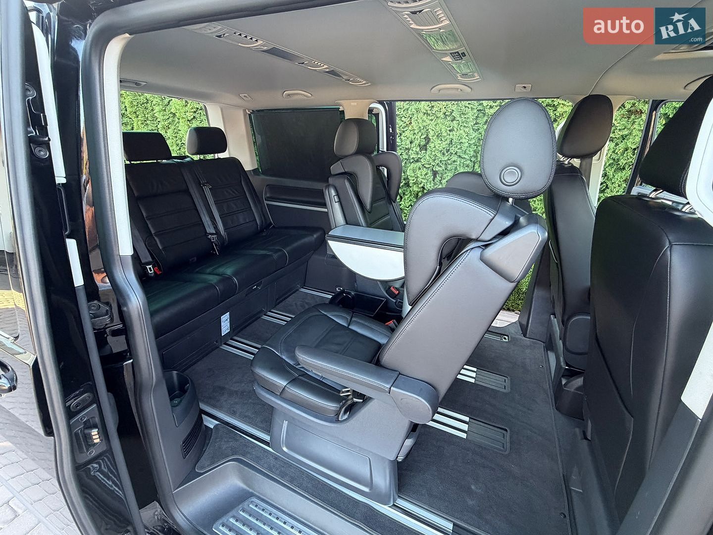 Volkswagen Multivan 2018 VIN WV2ZZZ7HZJH130830 фото оголошення 100 з 130