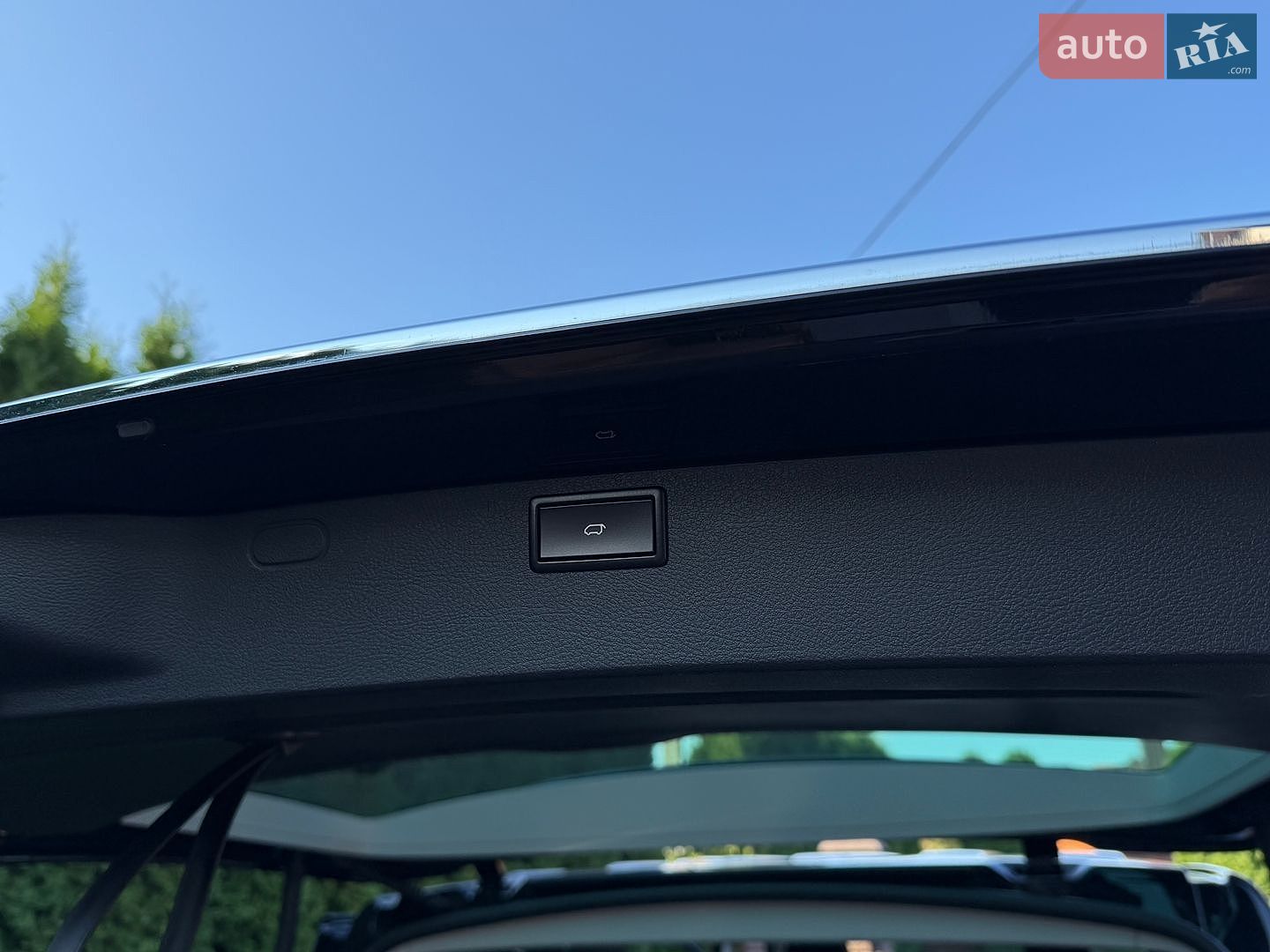 Volkswagen Multivan 2018 VIN WV2ZZZ7HZJH130830 фото оголошення 107 з 130