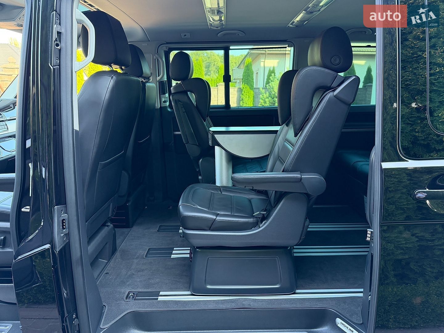Volkswagen Multivan 2018 VIN WV2ZZZ7HZJH130830 фото оголошення 114 з 130
