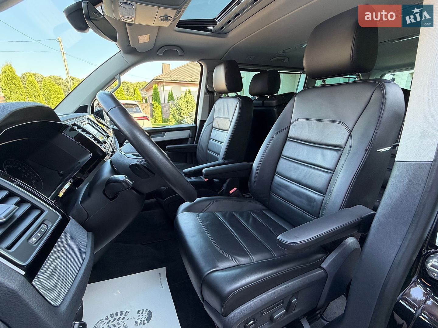 Volkswagen Multivan 2018 VIN WV2ZZZ7HZJH130830 фото оголошення 117 з 130