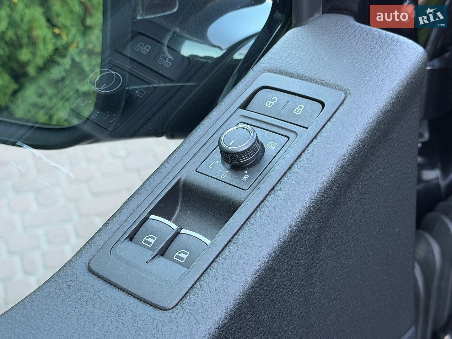 Volkswagen Multivan 2018 VIN WV2ZZZ7HZJH130830 фото оголошення 126 з 130