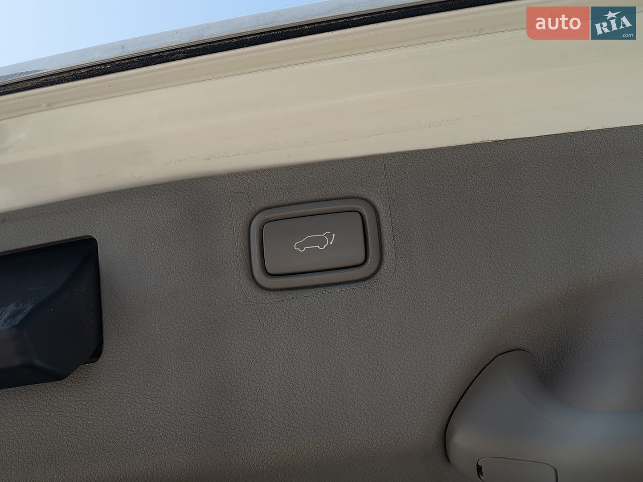 Kia Carnival 2014 VIN KNAME81ABFS039329 фото оголошення 13 з 45