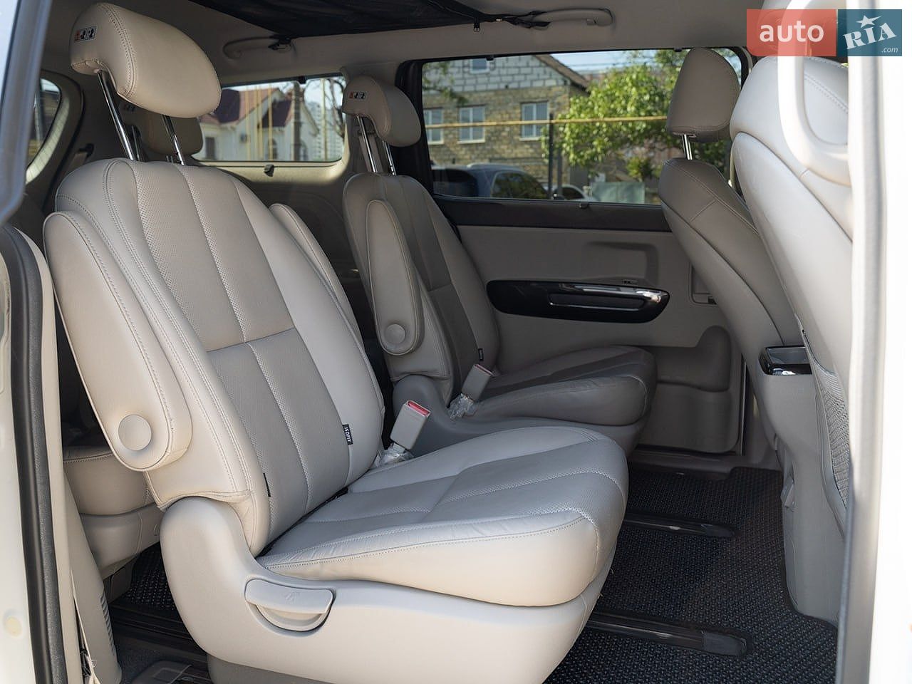 Kia Carnival 2014 VIN KNAME81ABFS039329 фото оголошення 43 з 45