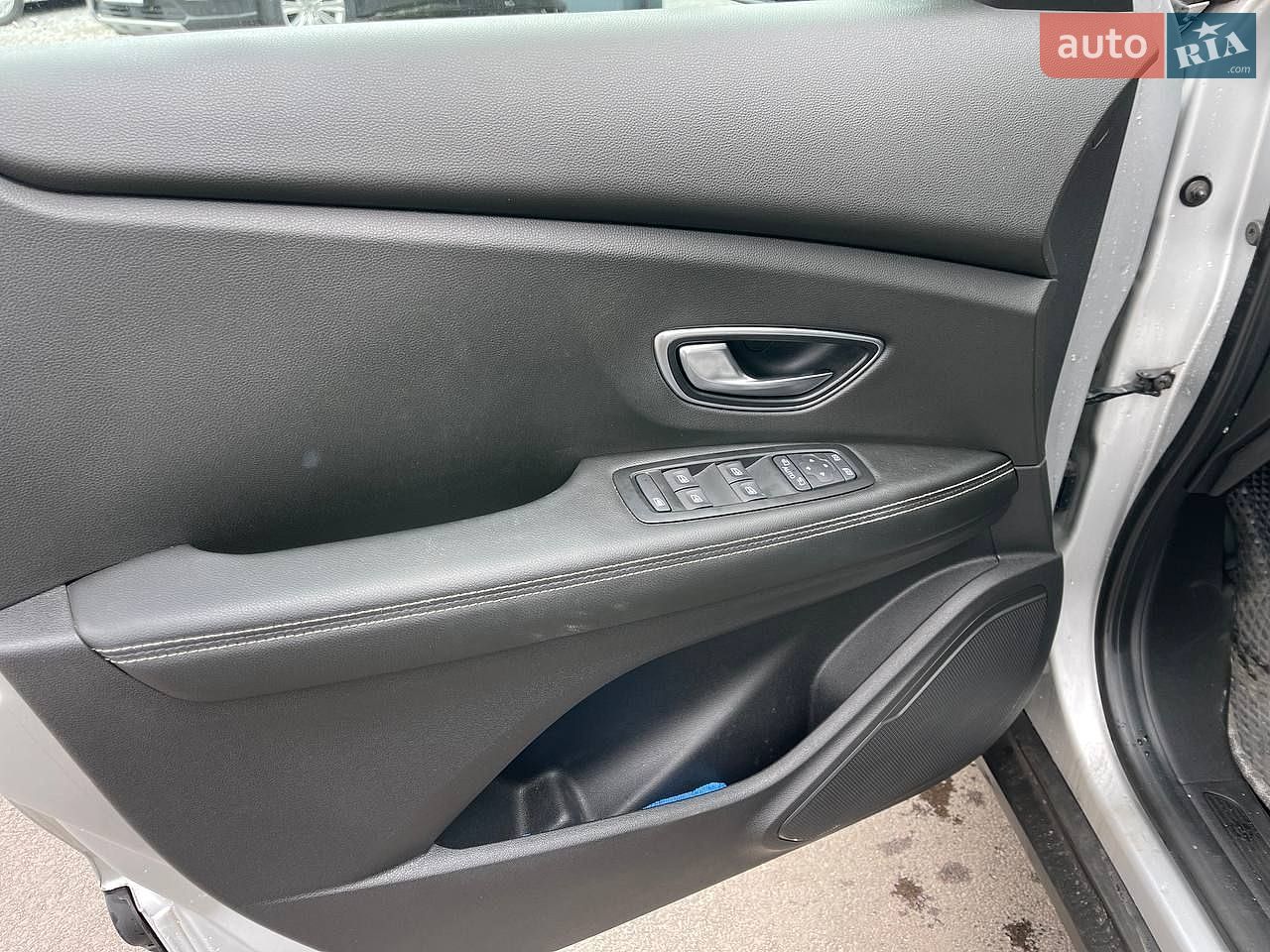 Renault Scenic 2017 VIN VF1RFA00557821166 фото оголошення 16 з 26