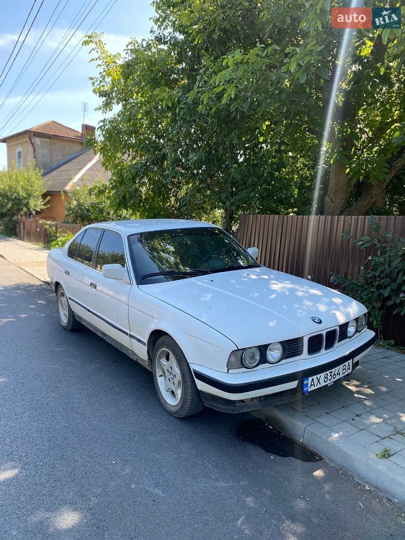 BMW 5 Series 1988 VIN WBAHB110303812213 фото оголошення 2 з 8