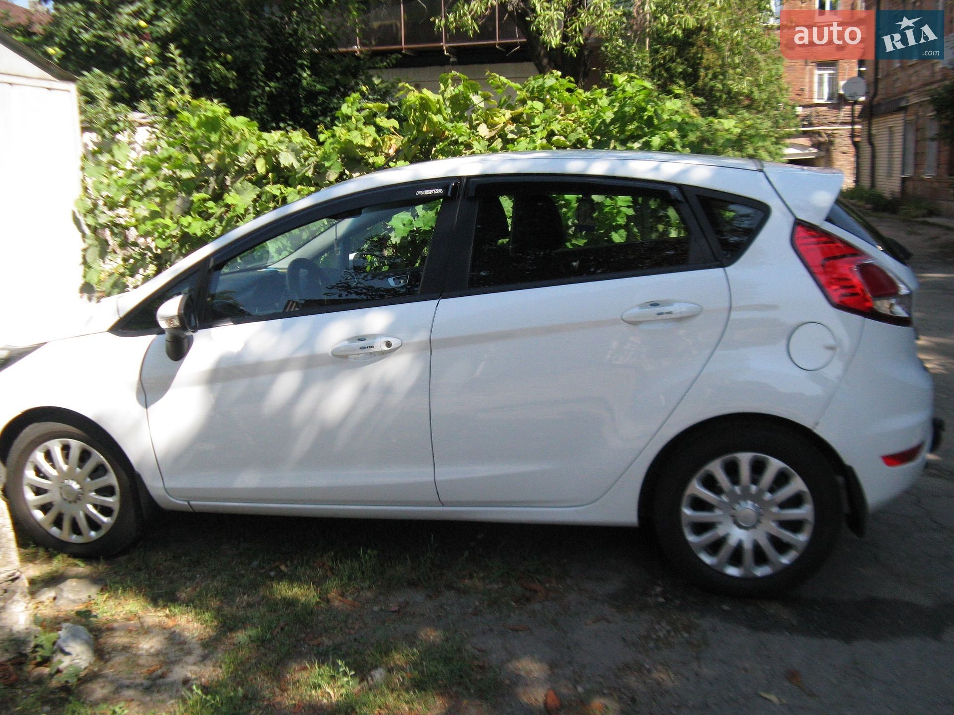 Ford Fiesta 2015 VIN WF0DXXGAKDFM47547 фото оголошення 3 з 14