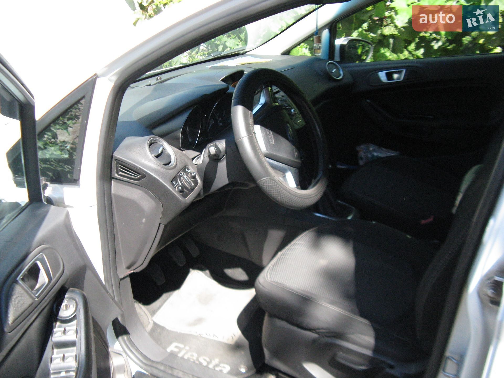 Ford Fiesta 2015 VIN WF0DXXGAKDFM47547 фото оголошення 5 з 14