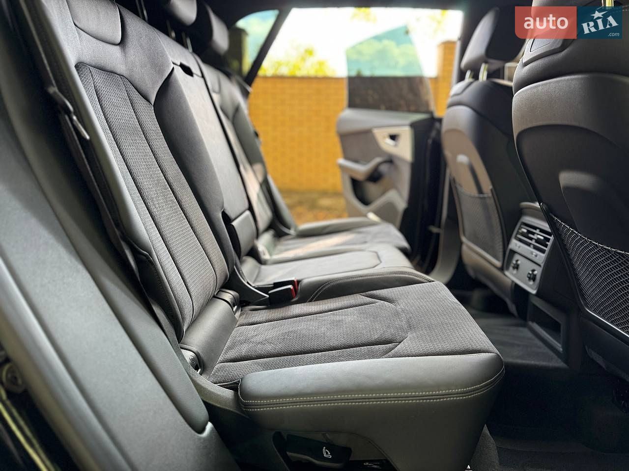 Audi Q8 2024 VIN WAUZZZF15SD002594 фото оголошення 40 з 54