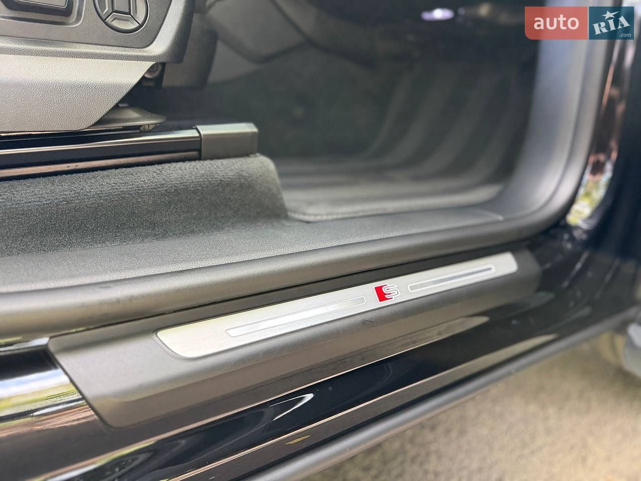 Audi Q8 2024 VIN WAUZZZF15SD002594 фото оголошення 42 з 54