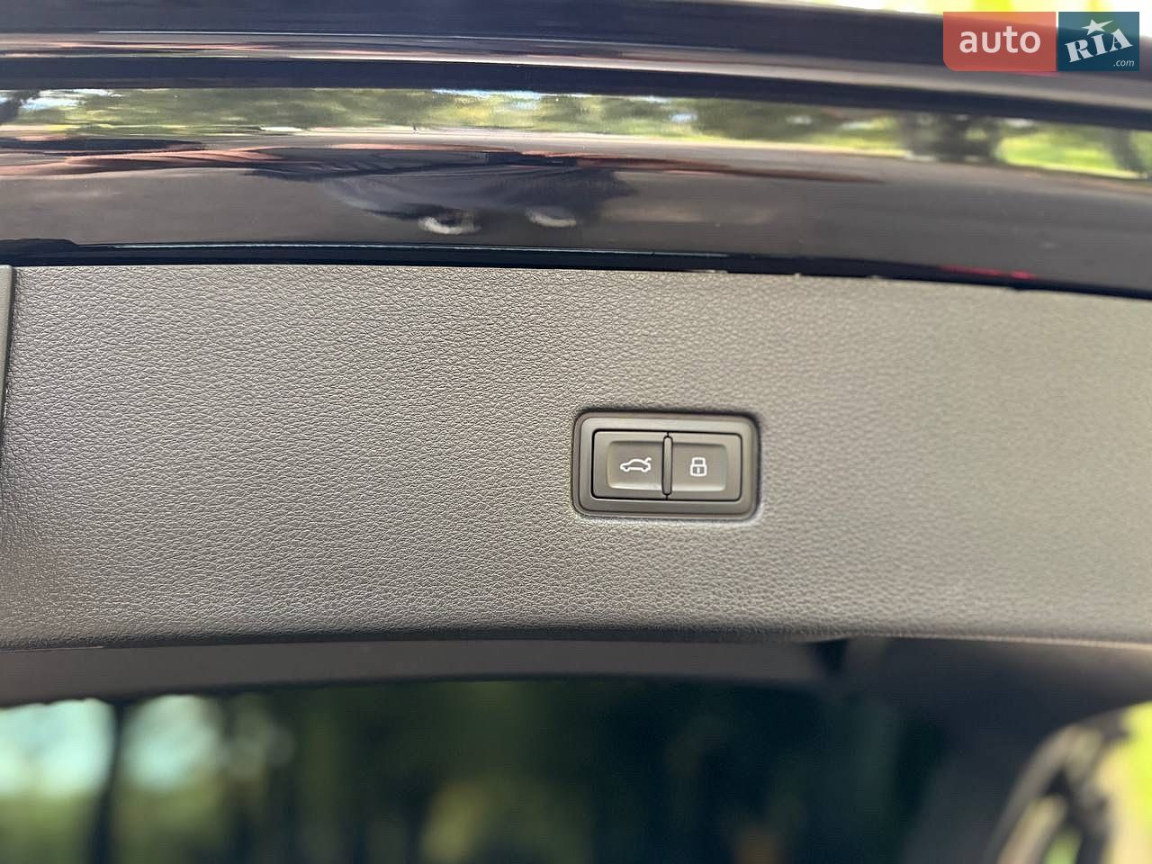 Audi Q8 2024 VIN WAUZZZF15SD002594 фото оголошення 52 з 54