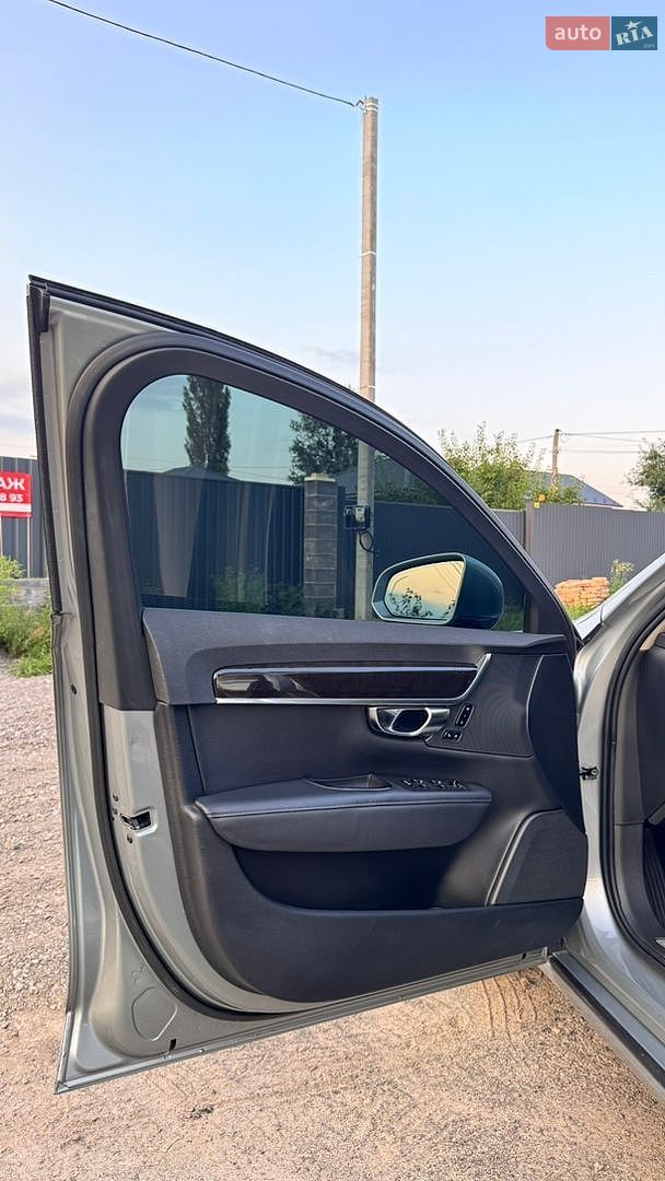 Volvo S90 2016 VIN YV1PS68BCH1006597 фото оголошення 13 з 33