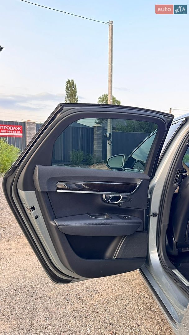 Volvo S90 2016 VIN YV1PS68BCH1006597 фото оголошення 17 з 33