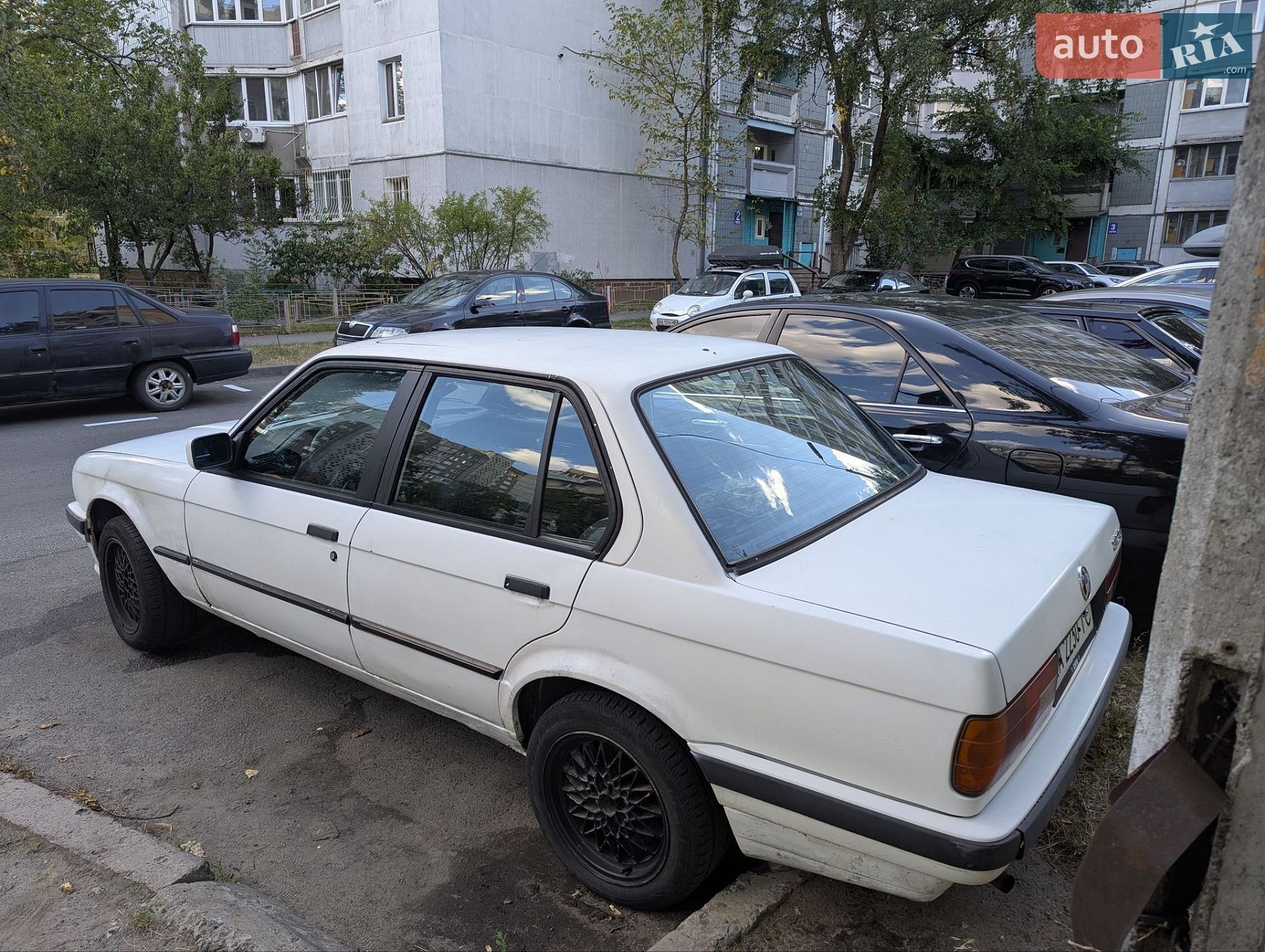 BMW 3 Series 1985 VIN WBAAC310000827313 фото оголошення 2 з 4