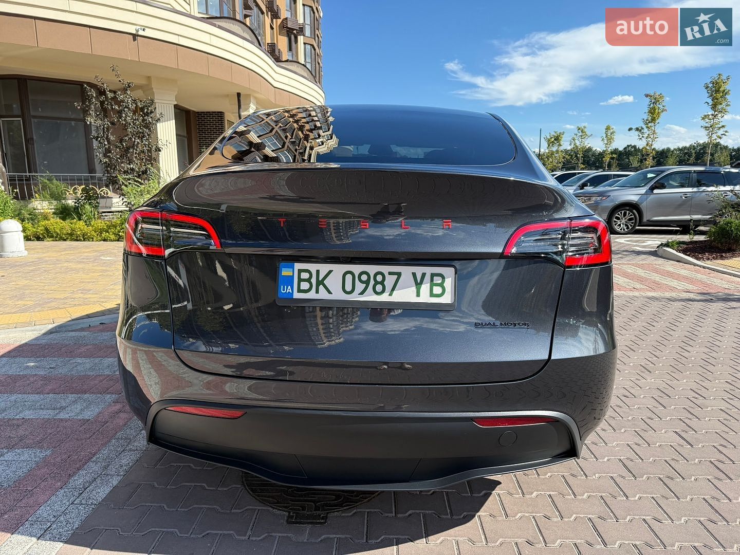 Tesla Model Y 2024 VIN 7SAYGDEE3RF991576 фото оголошення 7 з 43