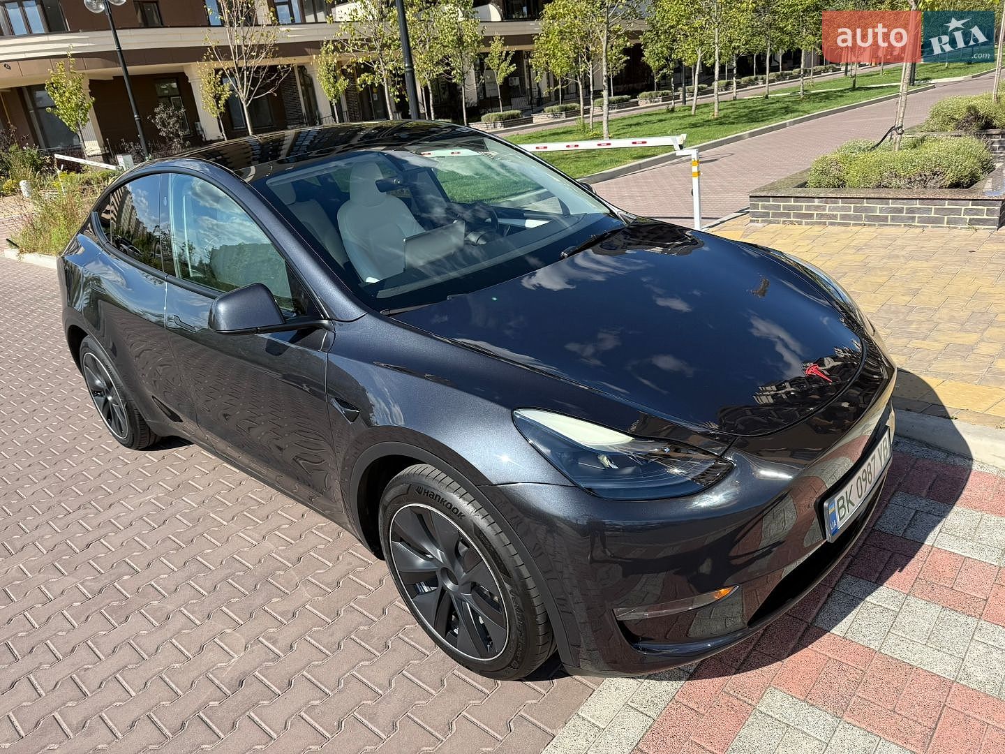 Tesla Model Y 2024 VIN 7SAYGDEE3RF991576 фото оголошення 11 з 43